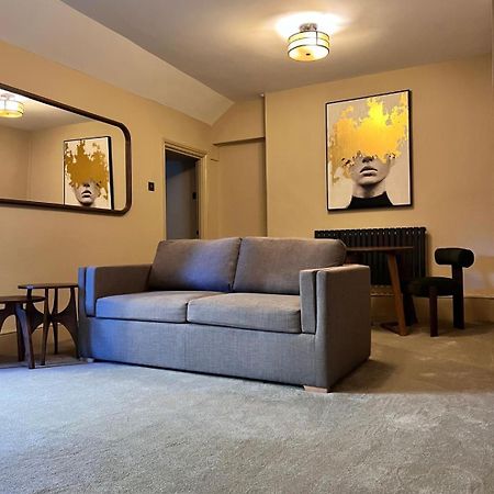 The Blueberry Hotel Понтиприд Екстериор снимка