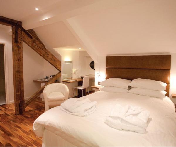 The Blueberry Hotel Понтиприд Стая снимка
