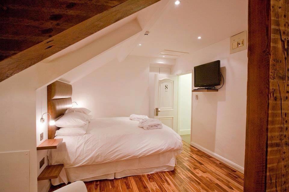 The Blueberry Hotel Понтиприд Екстериор снимка